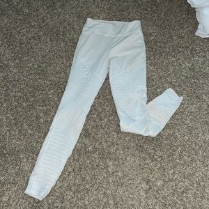 White patterned leggings